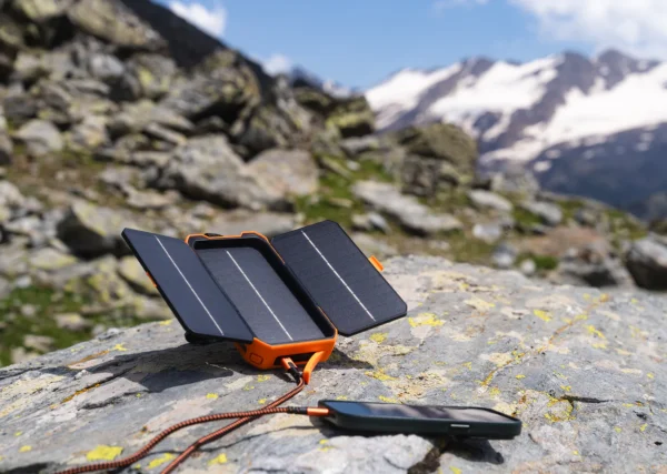 foldable solar power bank